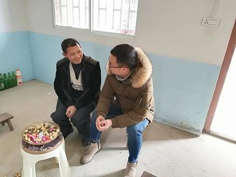 王焱家访慰问2