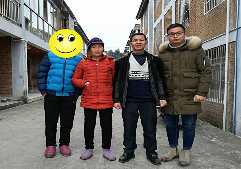 王焱家访慰问1_副本